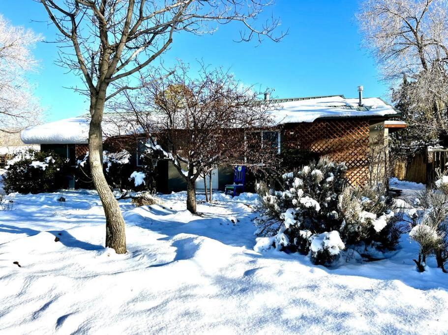 Fully Furnished, Serene Taos House Exterior photo